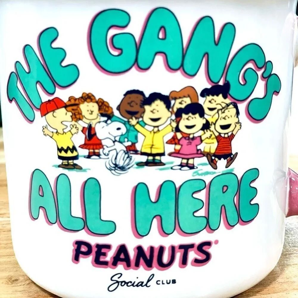 NWT Peanuts Snoopy & Friends “THE GANG’S ALL HERE” Green & White Jumbo 20 Oz Mug - Picture 10 of 12